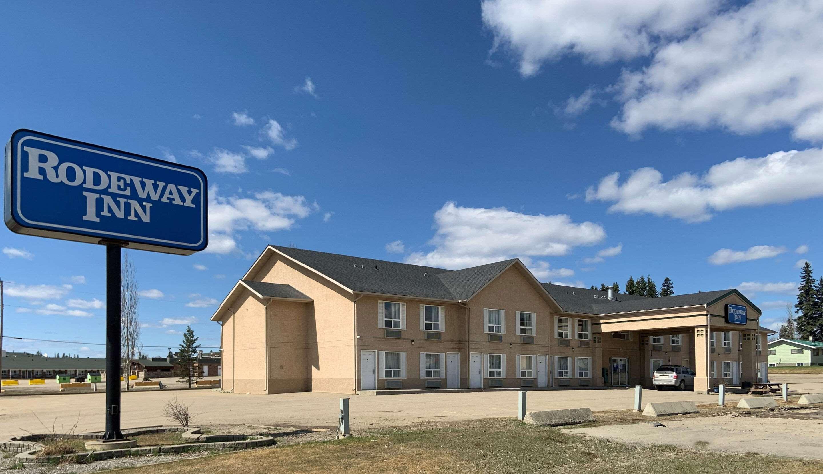 Sky Palace Inn & Suites By Jasper Beeville Eksteriør bilde