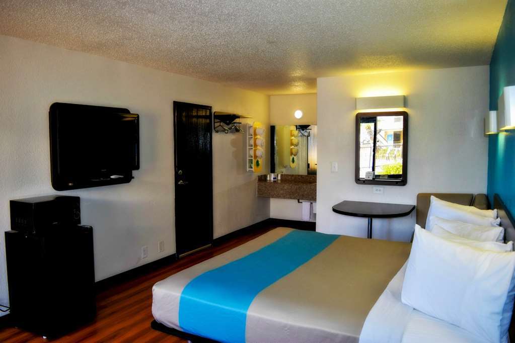 Sky Palace Inn & Suites By Jasper Beeville Rom bilde